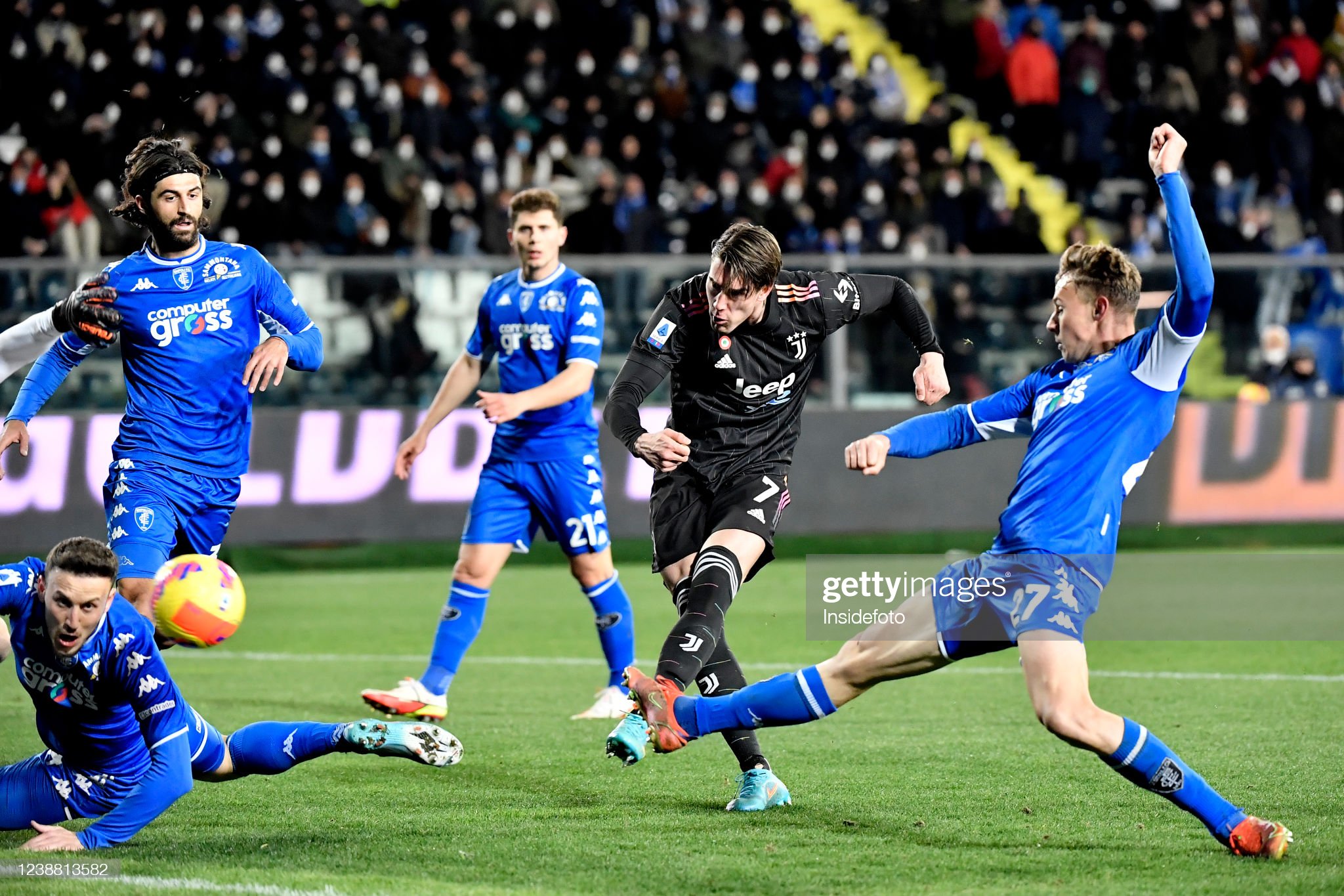 Dusan Vlahovic of Juventus FC scores the goal of 1-2 during... : News Photo